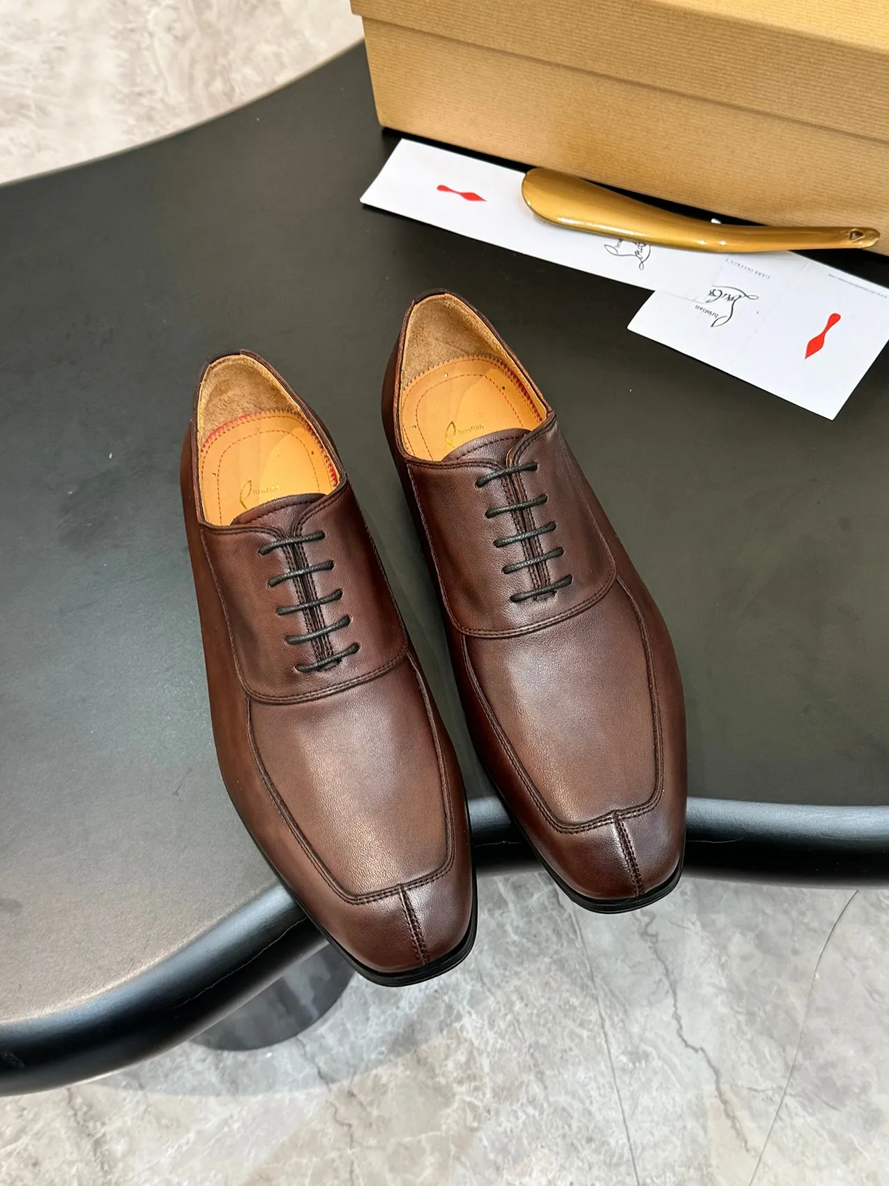 💰960 ••New real shots••CL～High-end men’s 👔Casual•loafers with red soles! ••🆑Genuine and top-quality goods from original orders ••✅💯 Purchase goods from top-quality original orders! Original imported patterned cowhide ➕Imported cowhide lining ➕Cowhide feet ➕Original leather outsole~🉑️Feel free to compare the authentic ones! Size: 39-44 (38.45.46.47 can be customized)